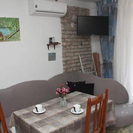 Guest house & Marina 3*