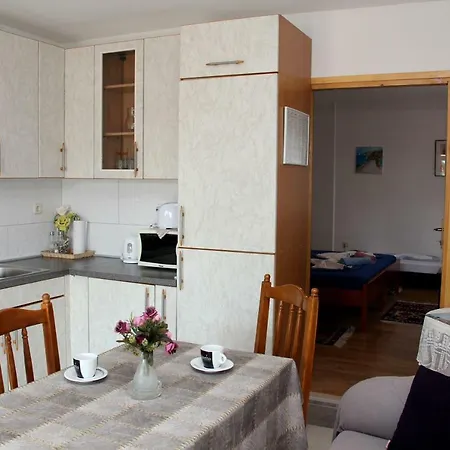 & Marina Guest house