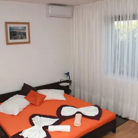 & Marina Guest house